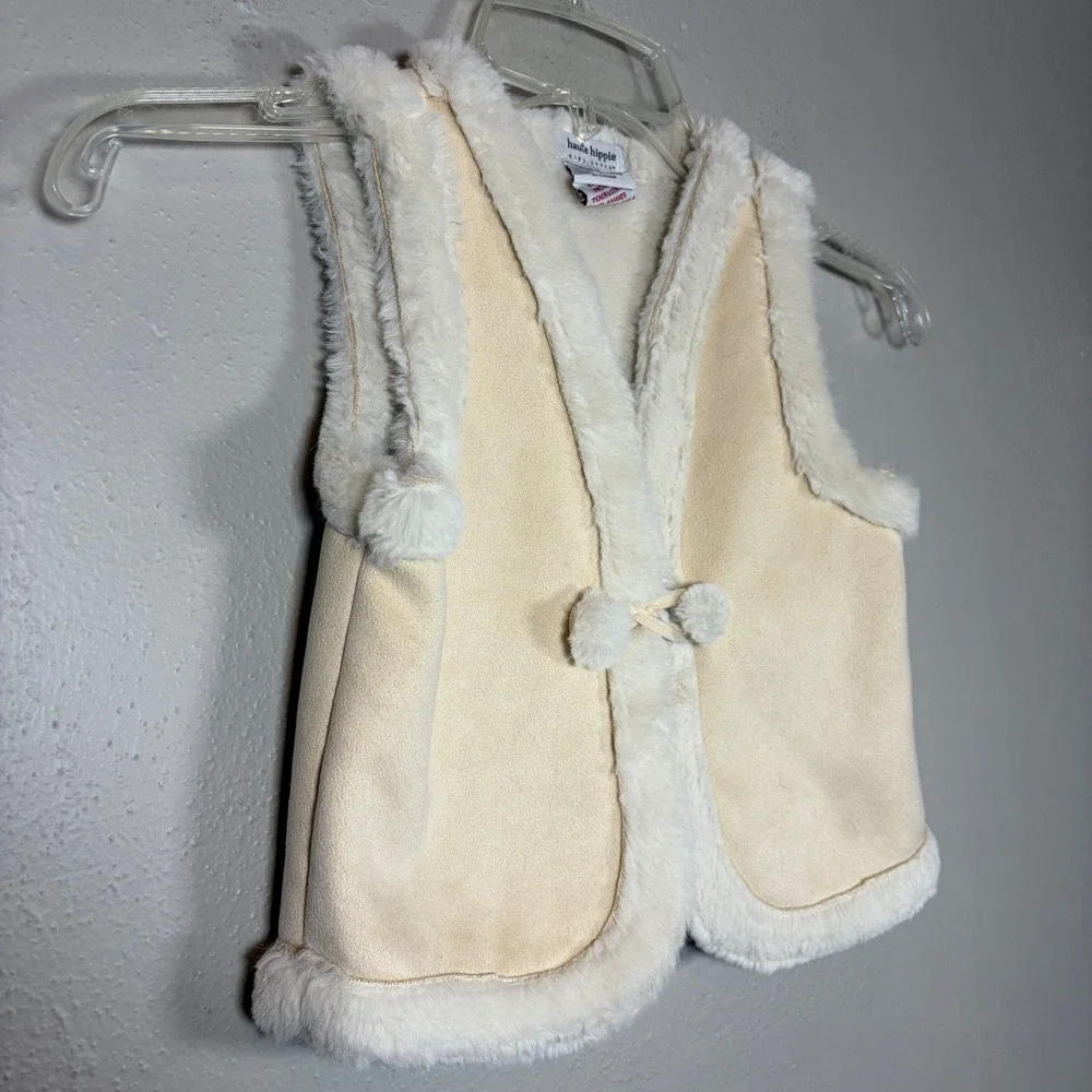 Haute Hippie Kids‎ Style Beige Faux Suede Fur Trim Pom Pom Vest Size 3T Cream